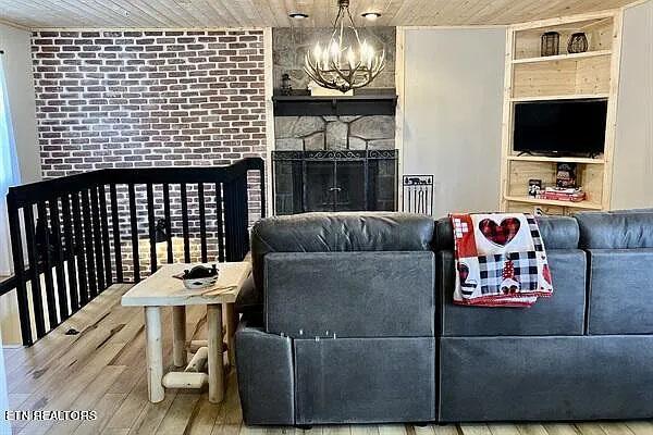 Alluring Embrace - New Listing