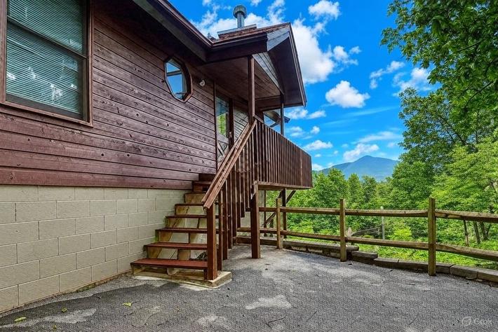 Mountain Laurel Lookout