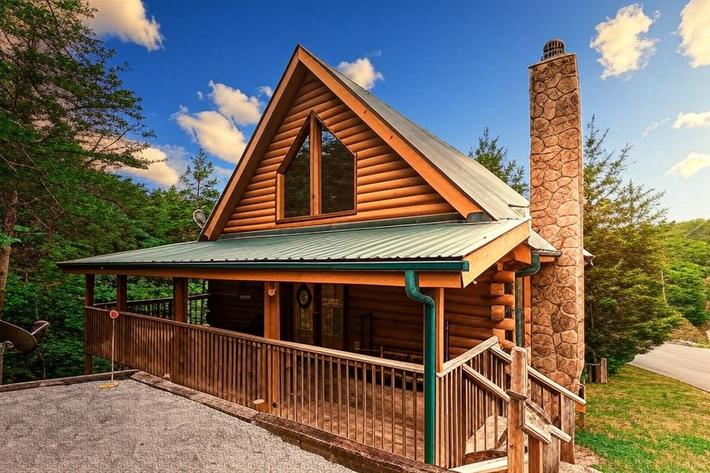 A Smoky Mountain Lake Cabin