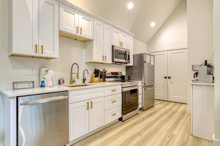 Twin Peaks Unit 2 - New Listing