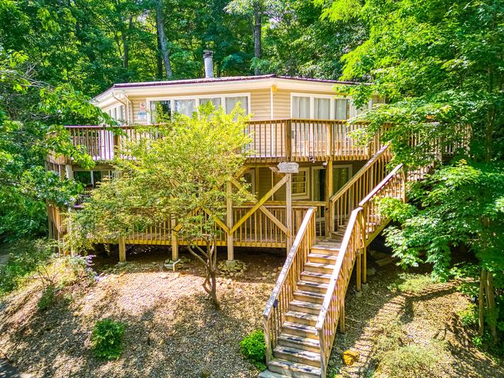 Dancing Bears Lodge - New Listing