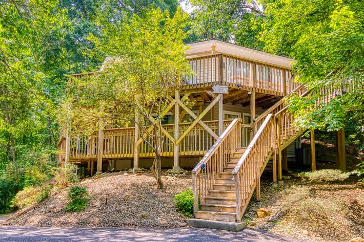 Dancing Bears Lodge - New Listing