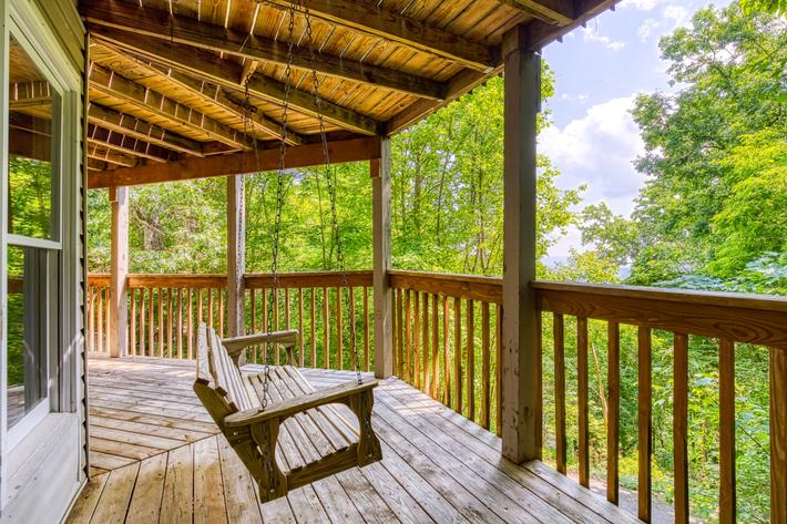 Dancing Bears Lodge - New Listing