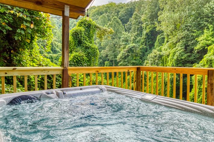 Velden Top - new listing