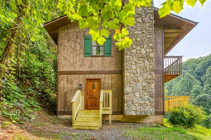 Velden Top - new listing
