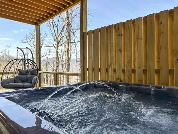 Ritzy Bear Lodge - New Listing