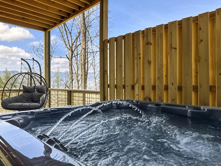 Ritzy Bear Lodge - New Listing