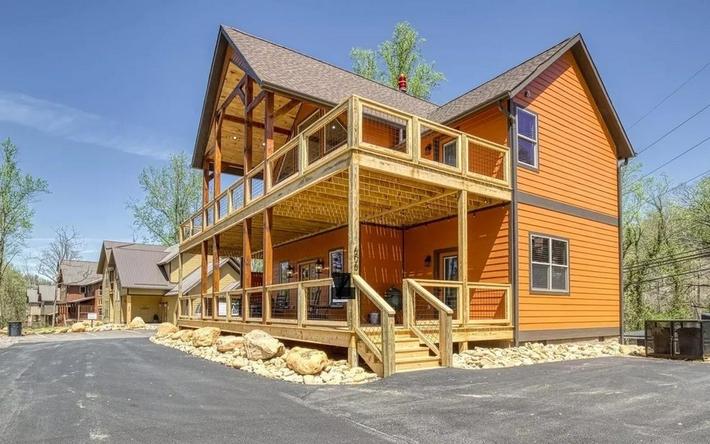 The Manor At Burg Hill