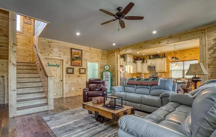 The Manor At Burg Hill - New Listing