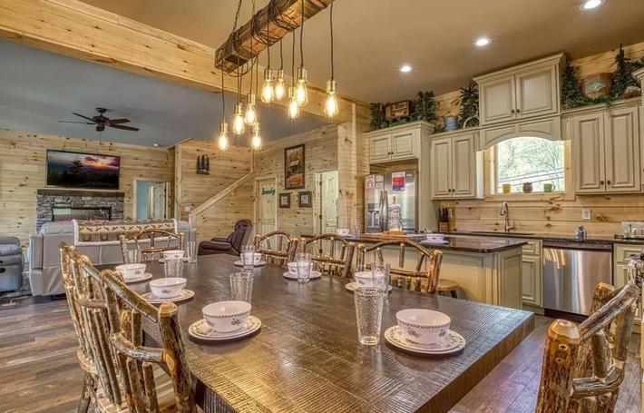 The Manor At Burg Hill - New Listing