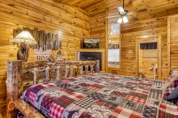 Smoky Serenity Chalet - New Listing