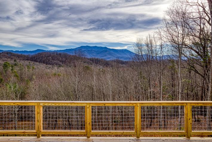 Mountain Vista - New Listing