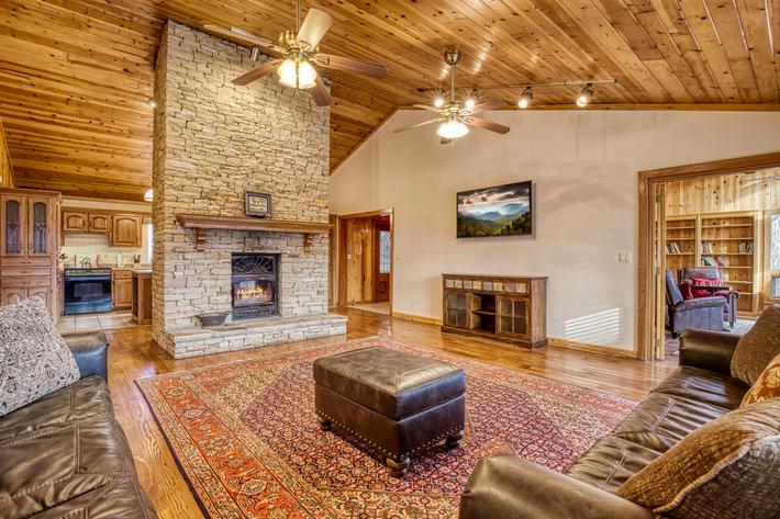 Mountain Vista - New Listing