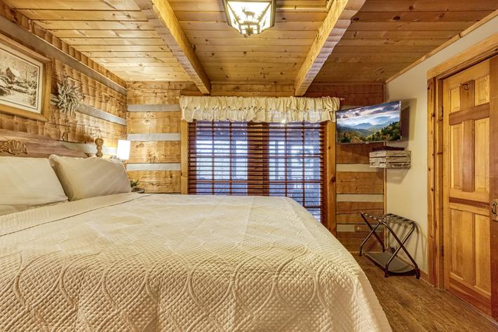 Cozy Cabin At Wild Turkey - New Listing