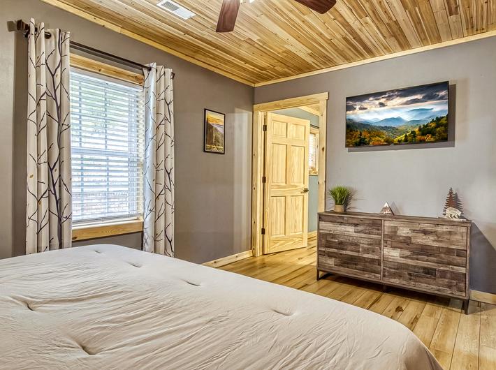 Peaceful Cabin - New Listing