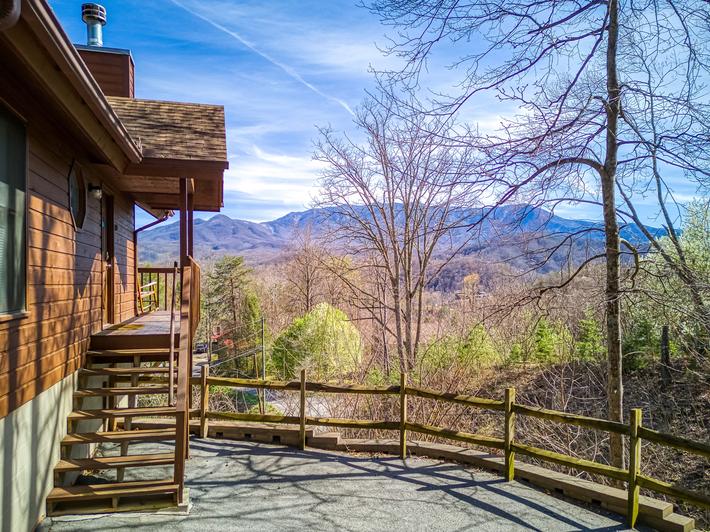 Mountain Laurel Lookout