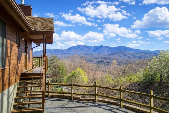 Mountain Laurel Lookout