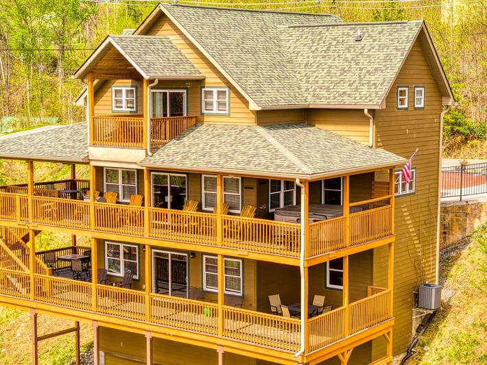 Beartastic Mountain View Lodge - New