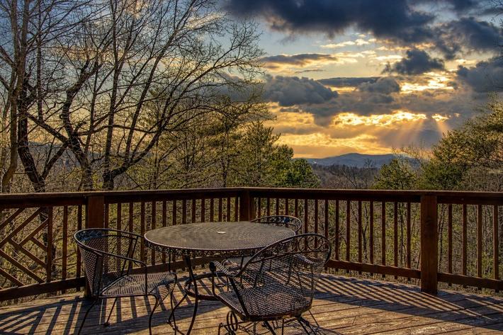 Livin' Lodge 