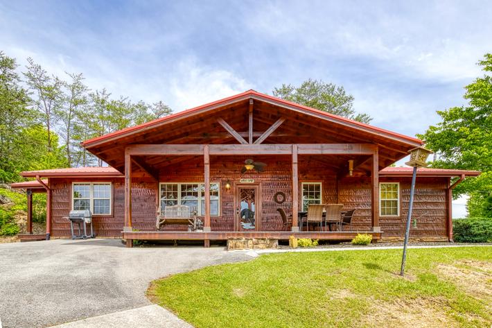 Smoky Sunset Retreat - New Listing