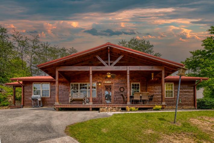 Smoky Sunset Retreat - New Listing