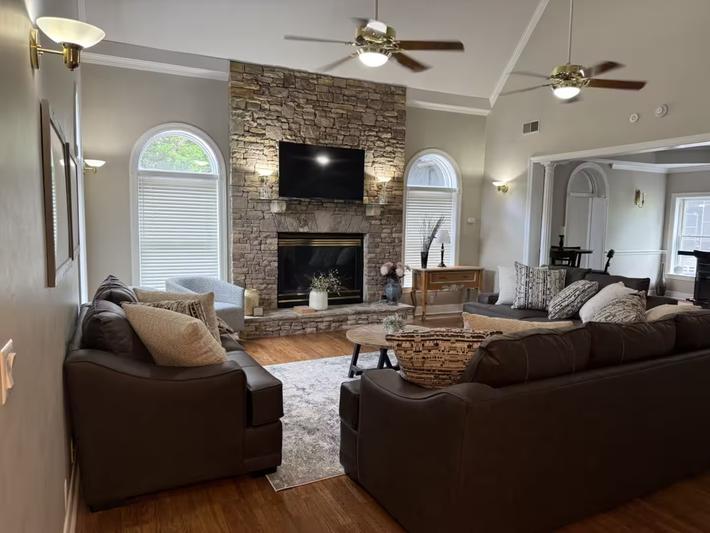 Bella Villa - New Listing 