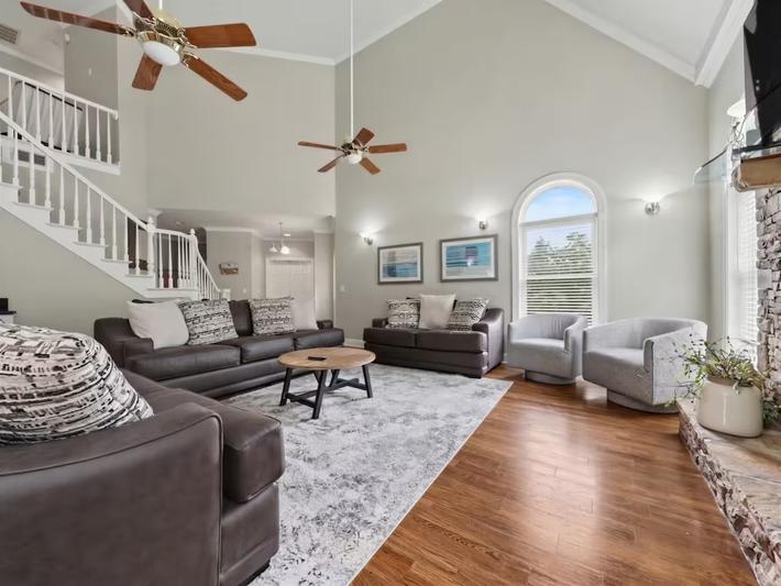 Bella Villa - New Listing 