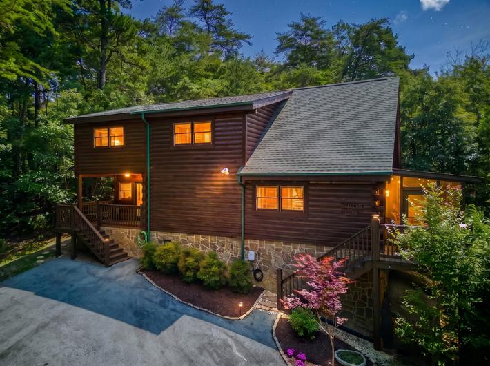 3 Peaks View - new Listing