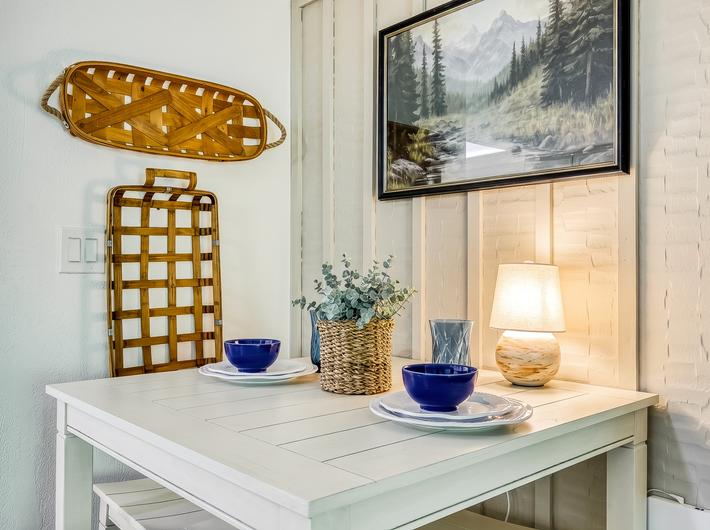 Streamview Condo - New Listing