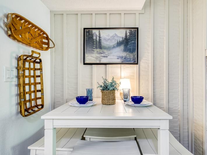 Streamview Condo - New Listing