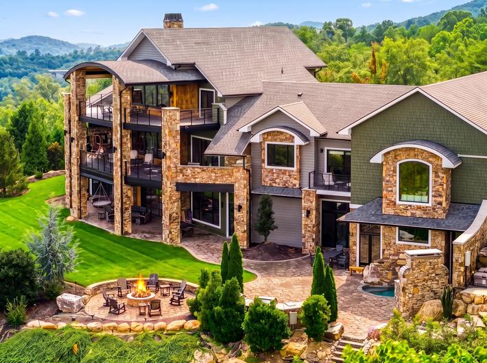 Bear Necessities Lodge