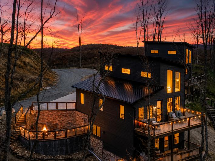 Whiskey Splash Cabin