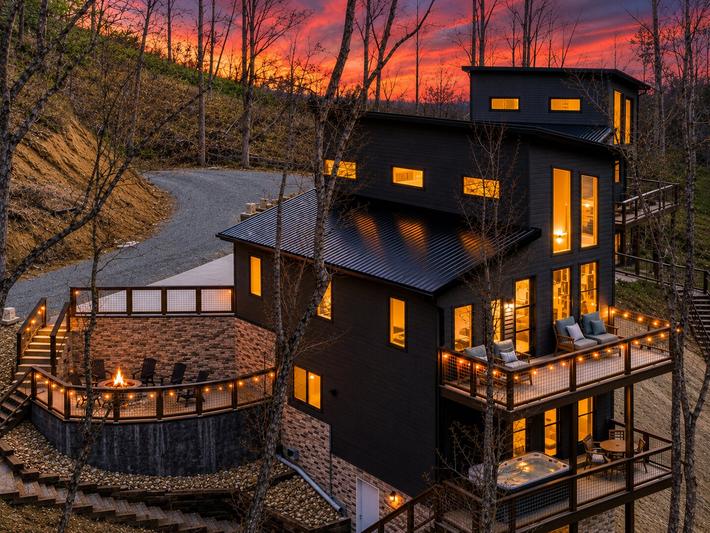 Whiskey Splash Cabin