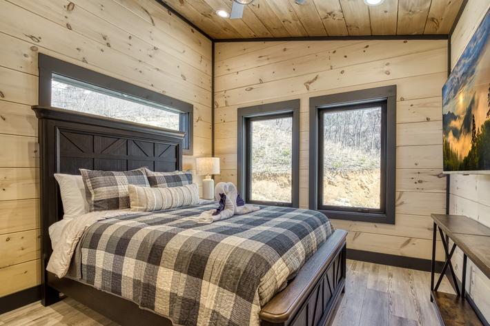 Whiskey Splash Cabin - New listing