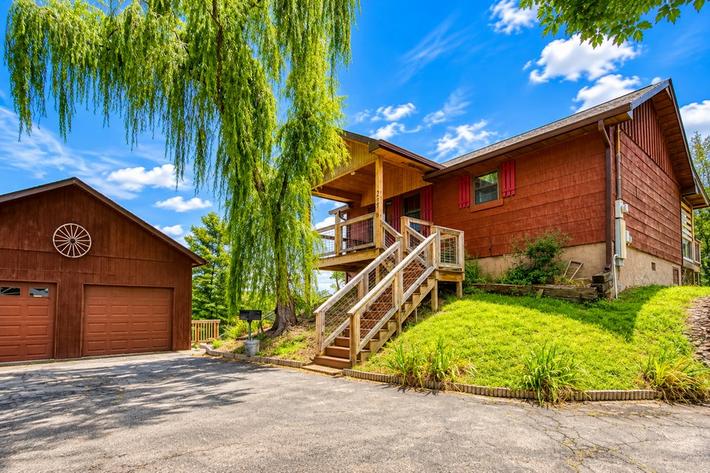 Rivers Ridge & Guest House