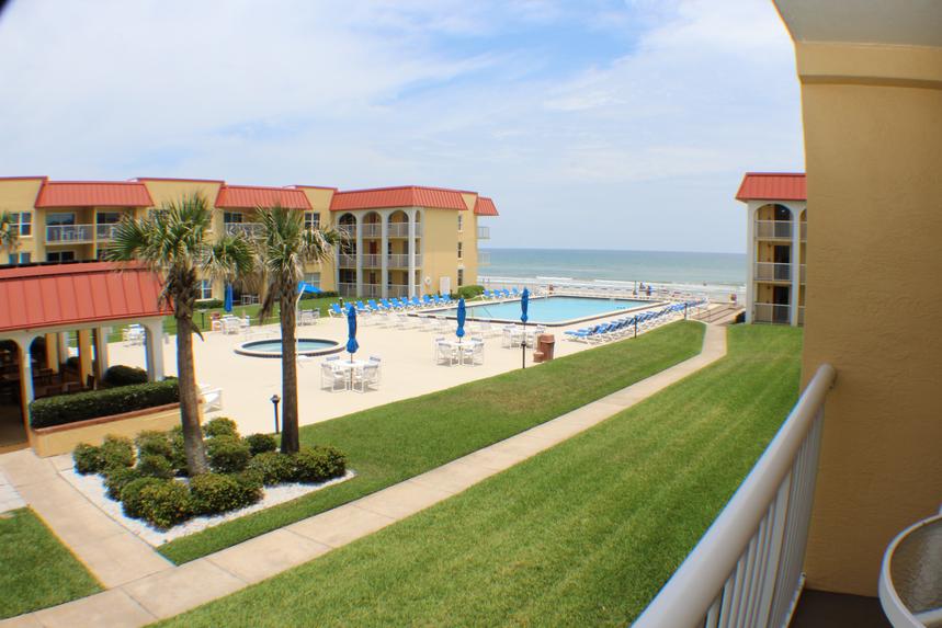 220 Point East Condominium