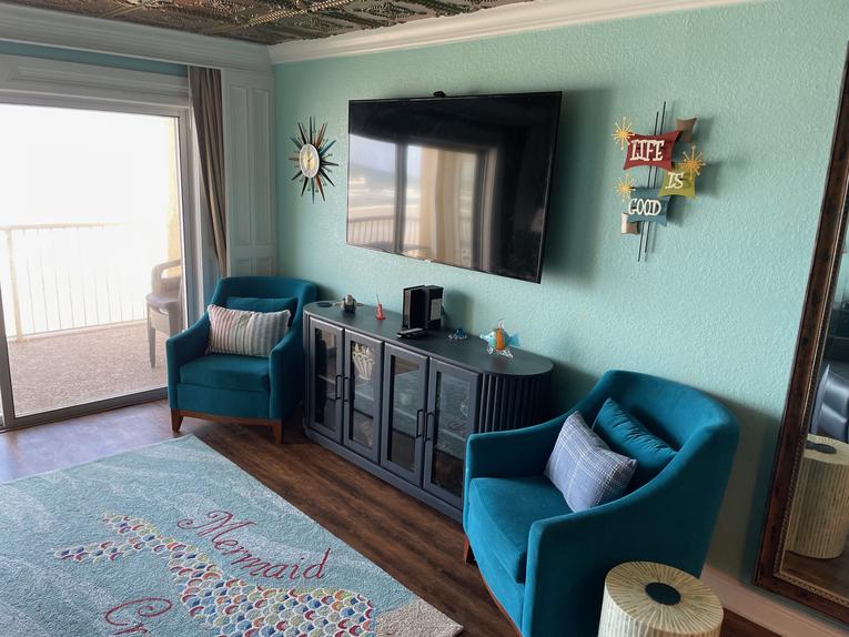 202 Point East Condominium