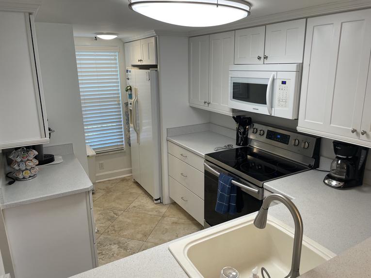 211 Point East Condominium