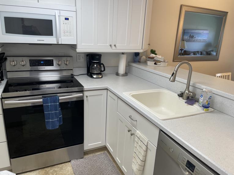 211 Point East Condominium
