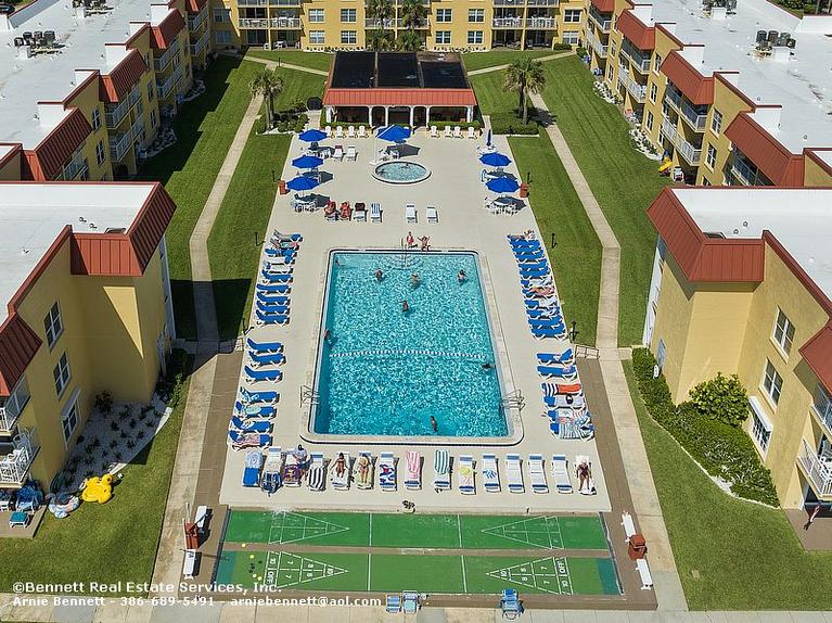212 Point East Condominium