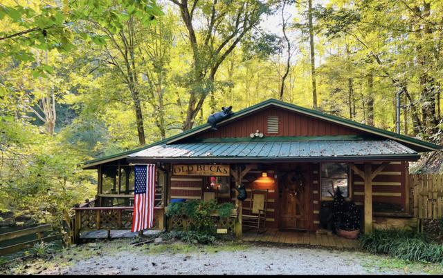 Taken at Old Bucks Riverfront Refuge in Gatlinburg TN
