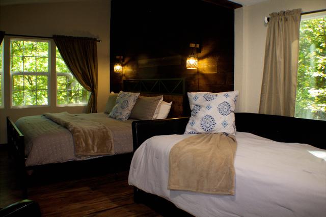 Taken at Scenic Solitude in Cobbly Nob area of Gatlinburg TN