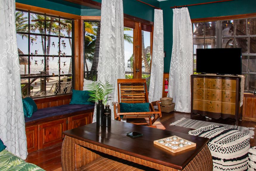 Living Room / Lounge