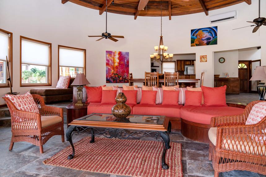Living Room / Lounge