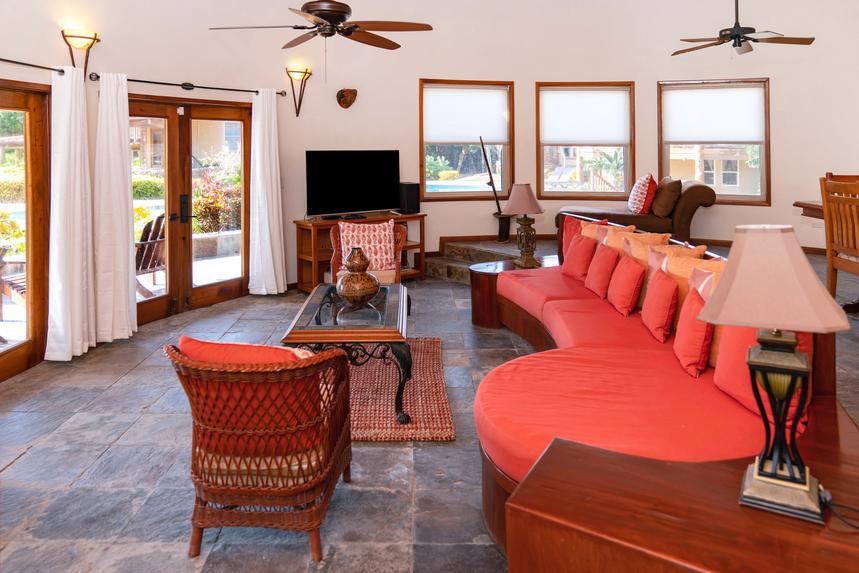 Living Room / Lounge