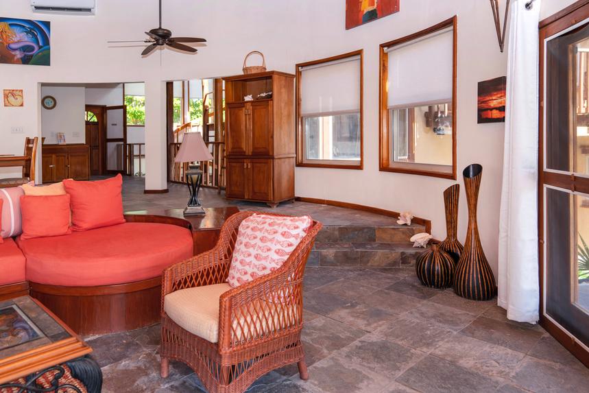 Living Room / Lounge