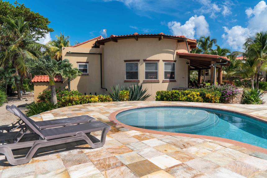 Pool (Outdoor)