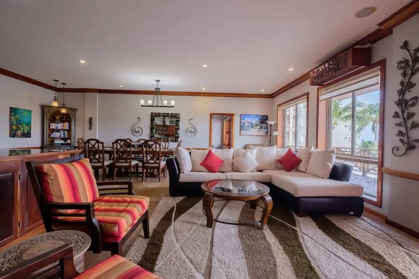 Living Room / Lounge