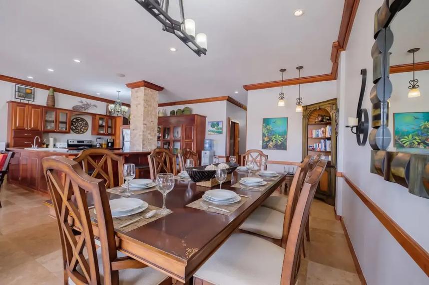 Living Room / Lounge