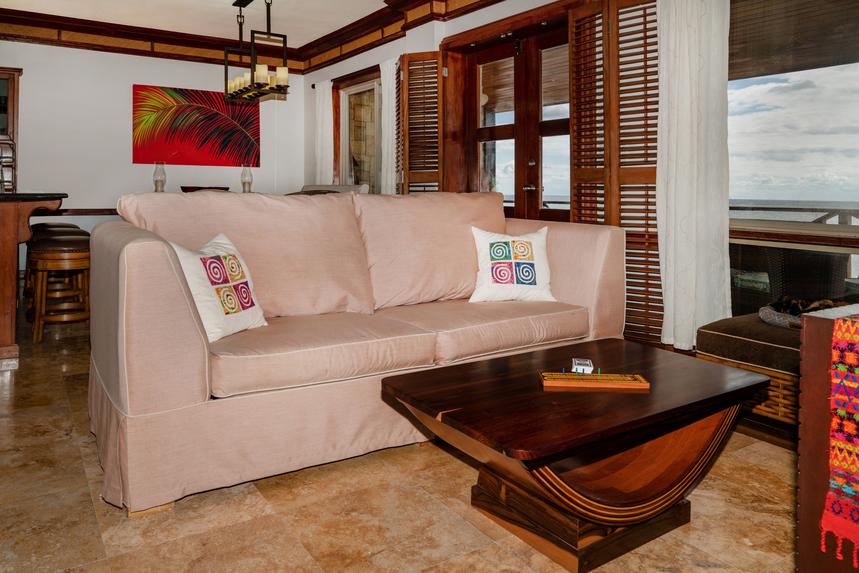 Living Room / Lounge